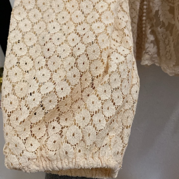 Torrid Lace High Neck Top size 3X - Picture 4 of 8